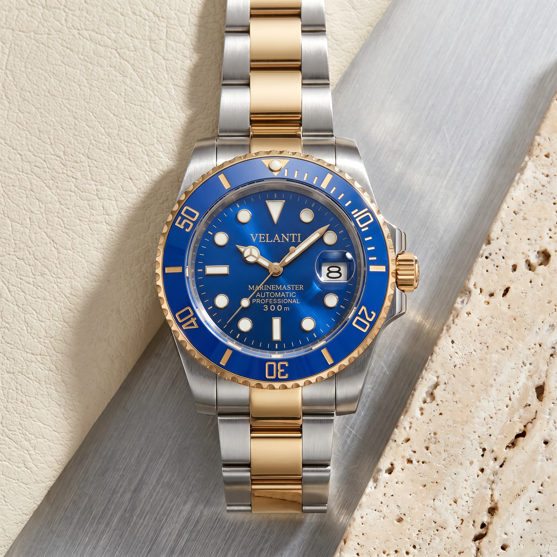 Submariner-style custom automatic watch, Velanti Milano Velmariner Blue (Two Tones), bracelet detail photo