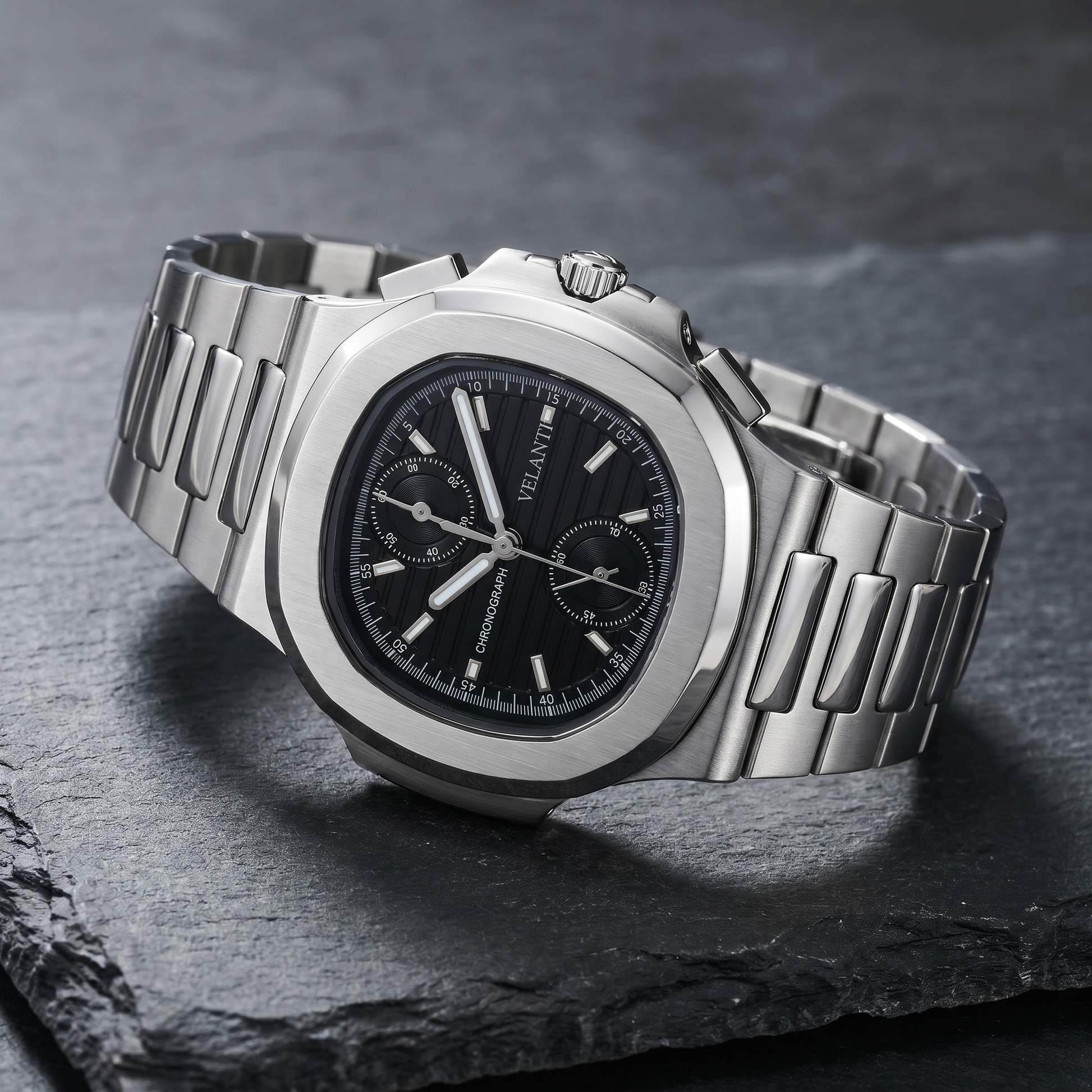 Nautilus-style custom chronograph watch, Velanti Milano Nautvel Chrono Black, bracelet detail photo