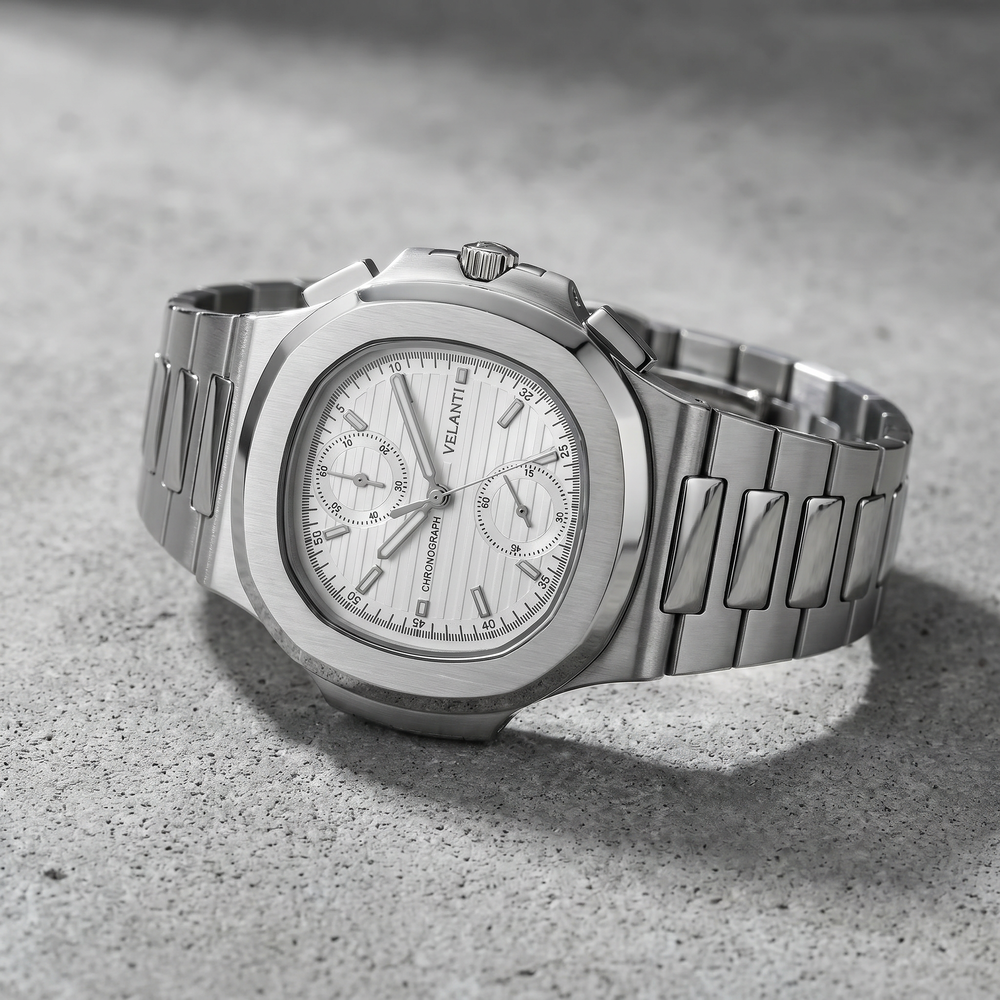 Nautilus-style custom chronograph watch, Velanti Milano Nautvel Chrono White, bracelet detail photo