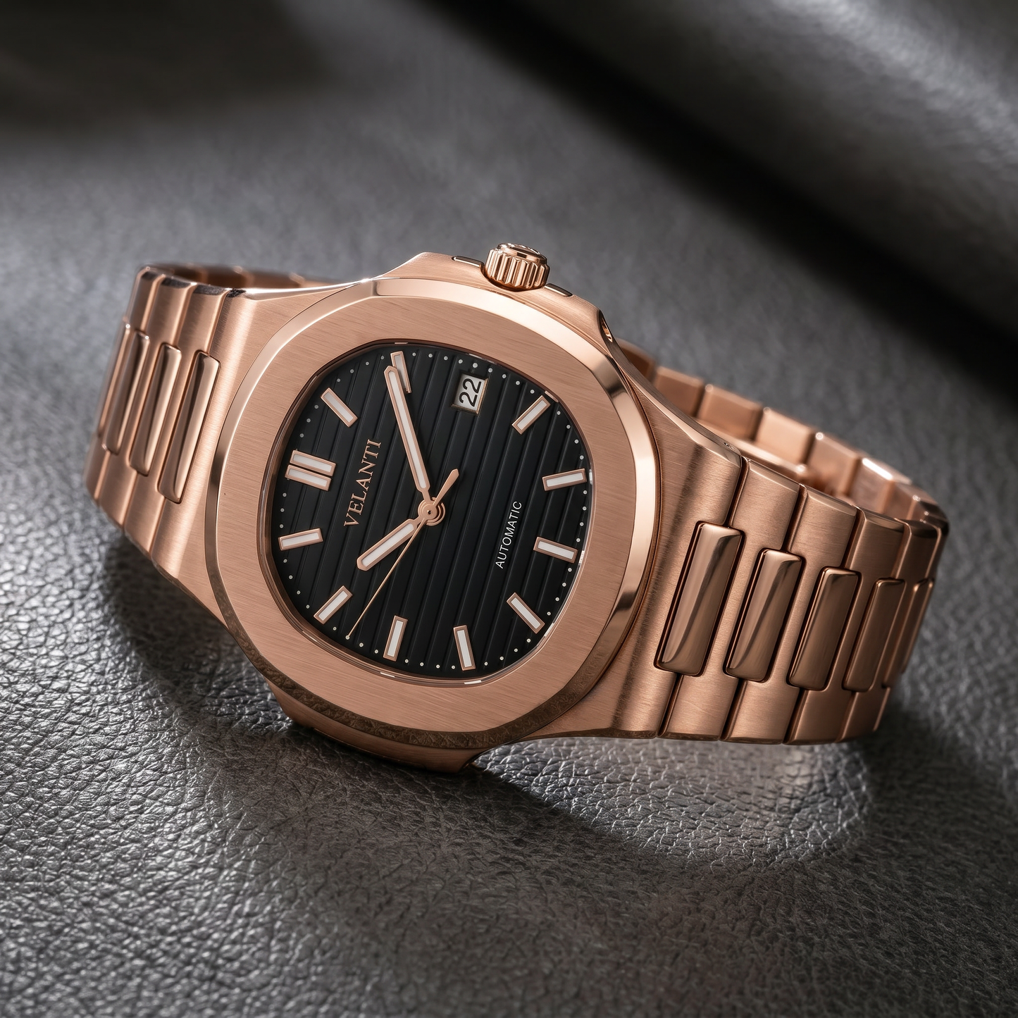 Nautilus-style custom automatic watch, Velanti Milano Nautvel Rose Gold Black, bracelet detail photo