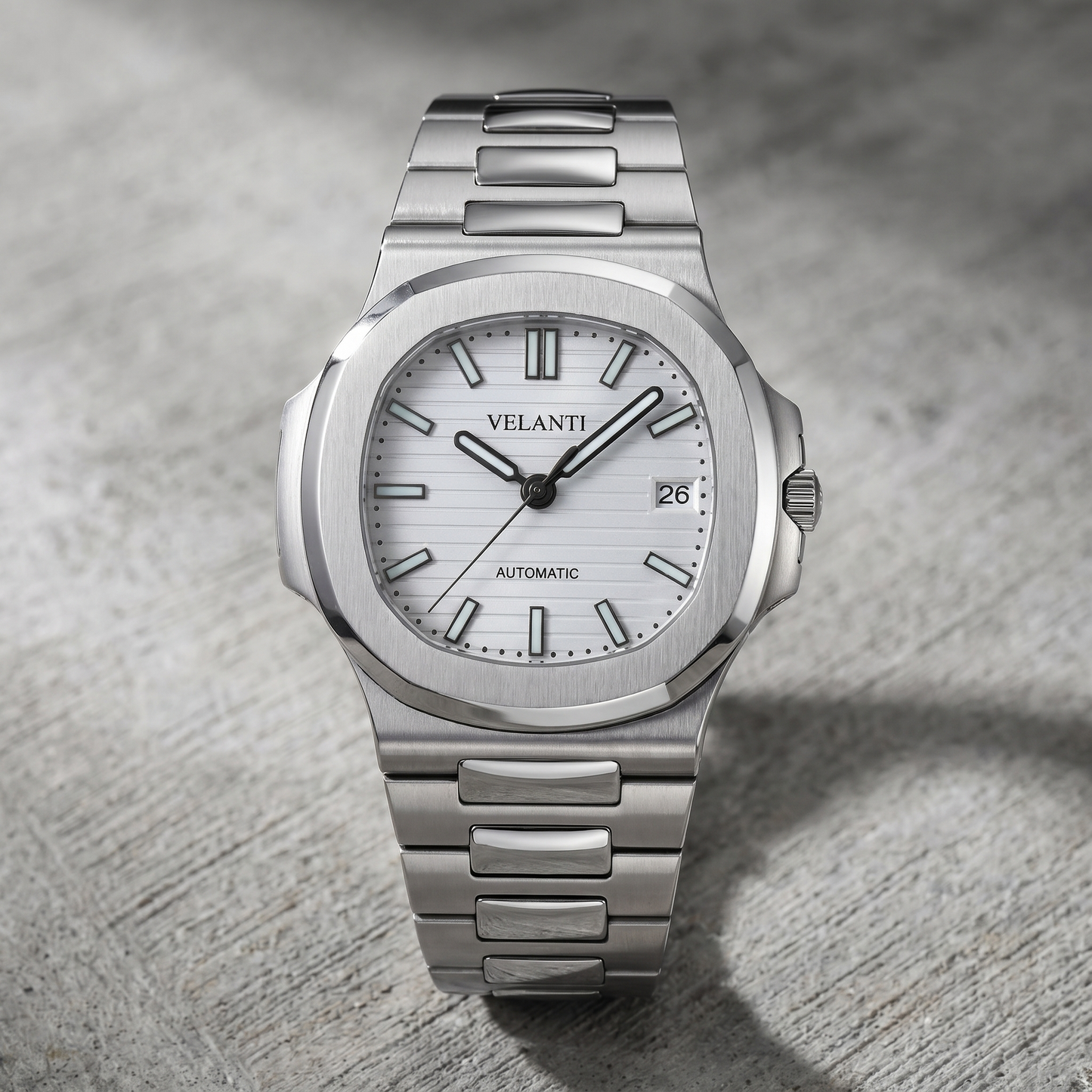 Nautilus-style custom automatic watch, Velanti Milano Nautvel White, bracelet detail photo