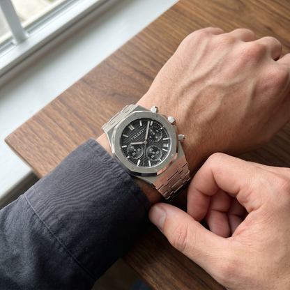 Royal Oak-style custom chronograph watch, Velanti Milano Royal Veloak Chrono Black worn on wrist photo 10