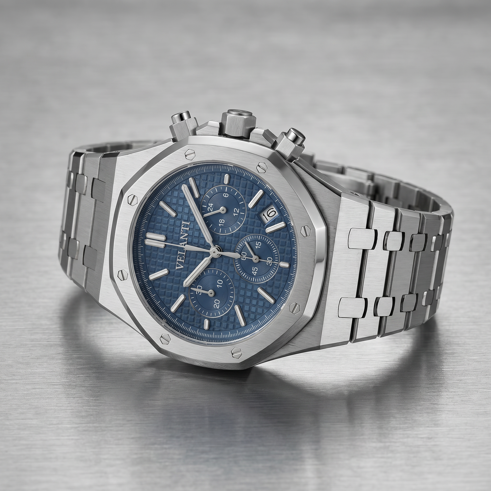 Royal Oak-style custom chronograph watch, Velanti Milano Royal Veloak Chrono Blue, bracelet detail photo