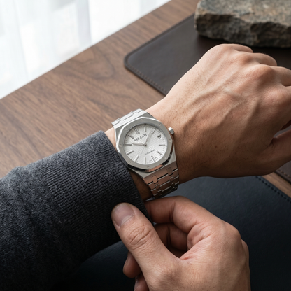 Royal Oak-style custom mod watch, Velanti Milano Royal Veloak White worn on wrist