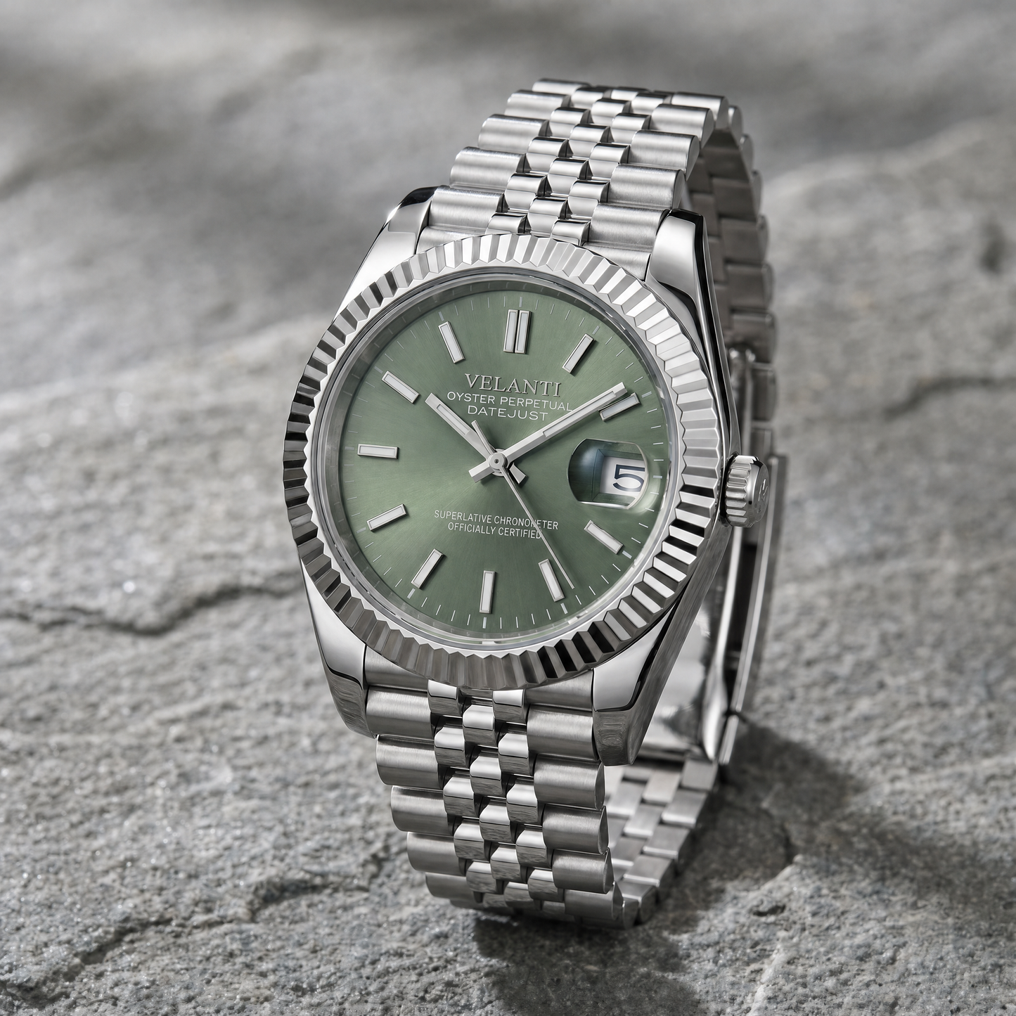 Datejust-style custom automatic watch, Velanti Milano Veljust Mint Green, bracelet detail photo